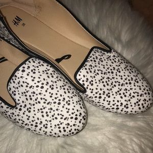 (Never Worn!) H&M Printed Flats